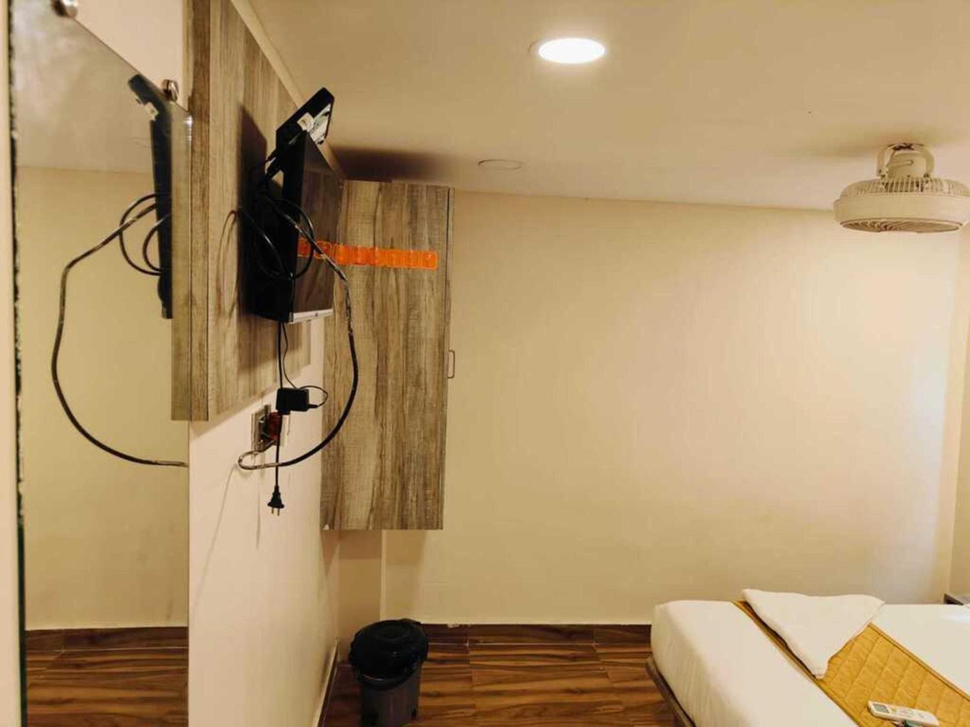 Hotel Pride Suites - Kurla West Mumbai Exterior foto
